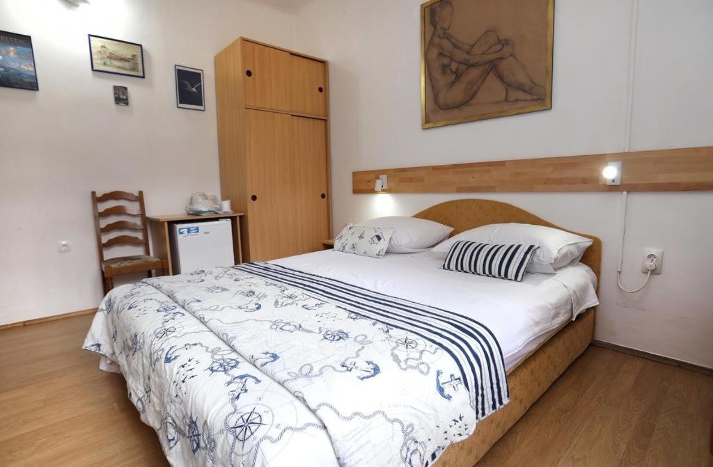 Rooms With A Parking Space Trogir - 17442 Bilik gambar