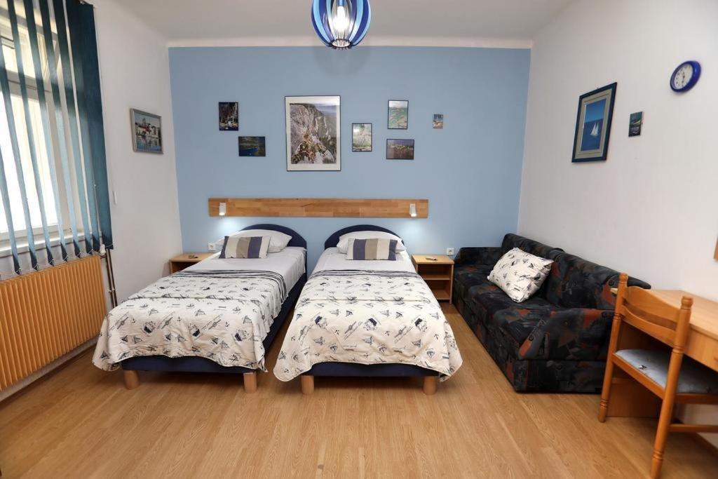 Rooms With A Parking Space Trogir - 17442 Bilik gambar